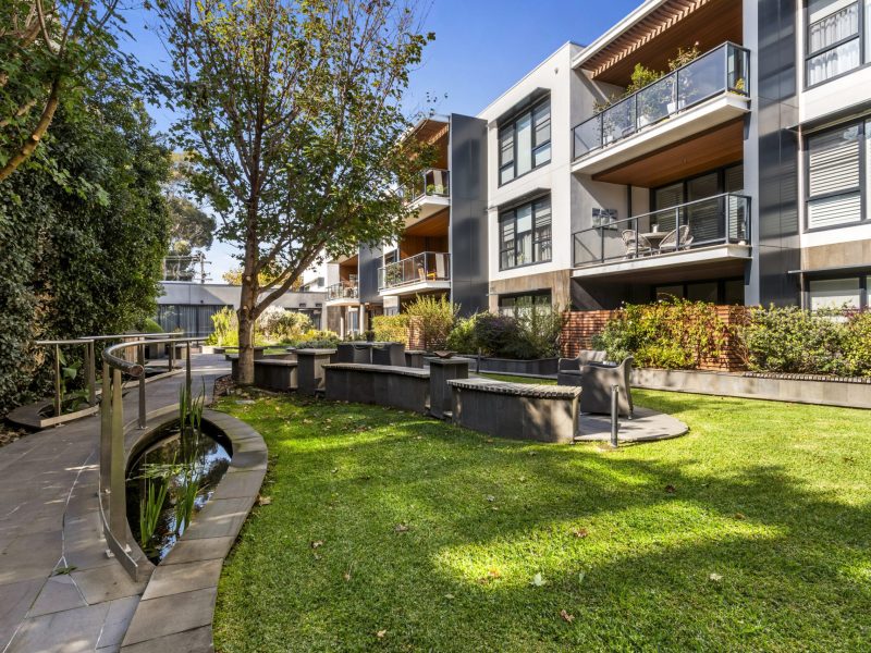 Hester Canterbury Courtyard - Apartment View